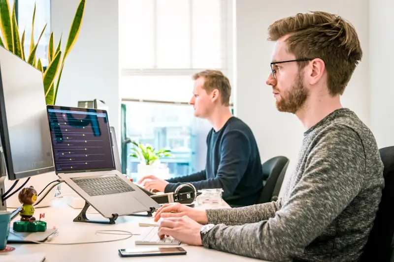 SaaS team reviewing pipeline metrics on a laptop screen